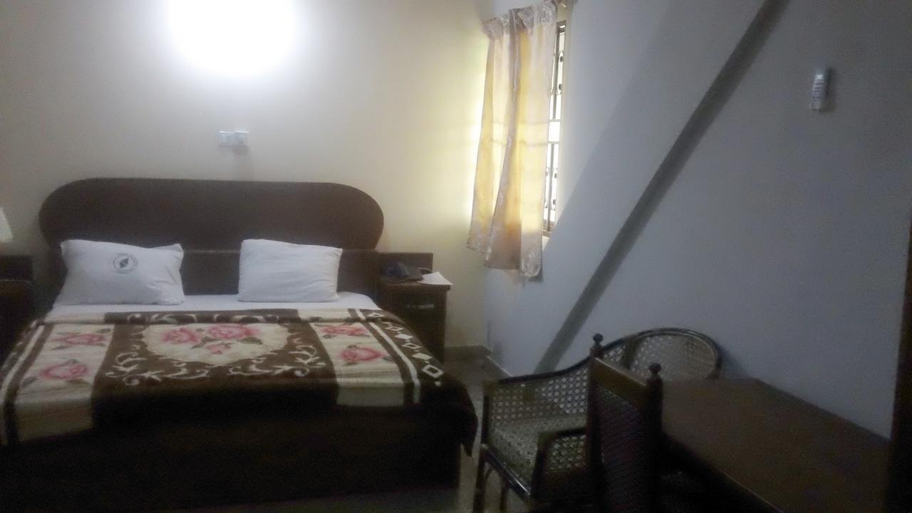 Mama Lee'S Lodge Yamoransa Екстериор снимка