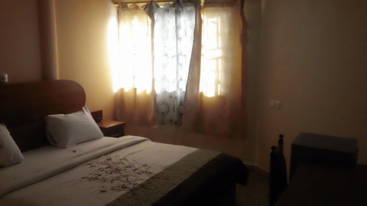 Mama Lee'S Lodge Yamoransa Екстериор снимка