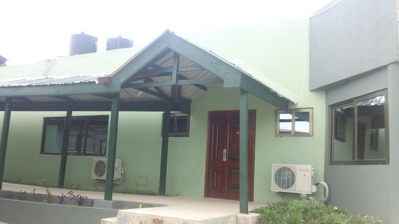 Mama Lee'S Lodge Yamoransa Екстериор снимка