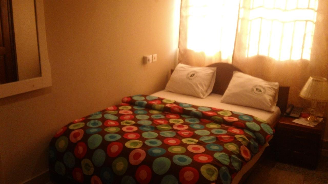 Mama Lee'S Lodge Yamoransa Екстериор снимка