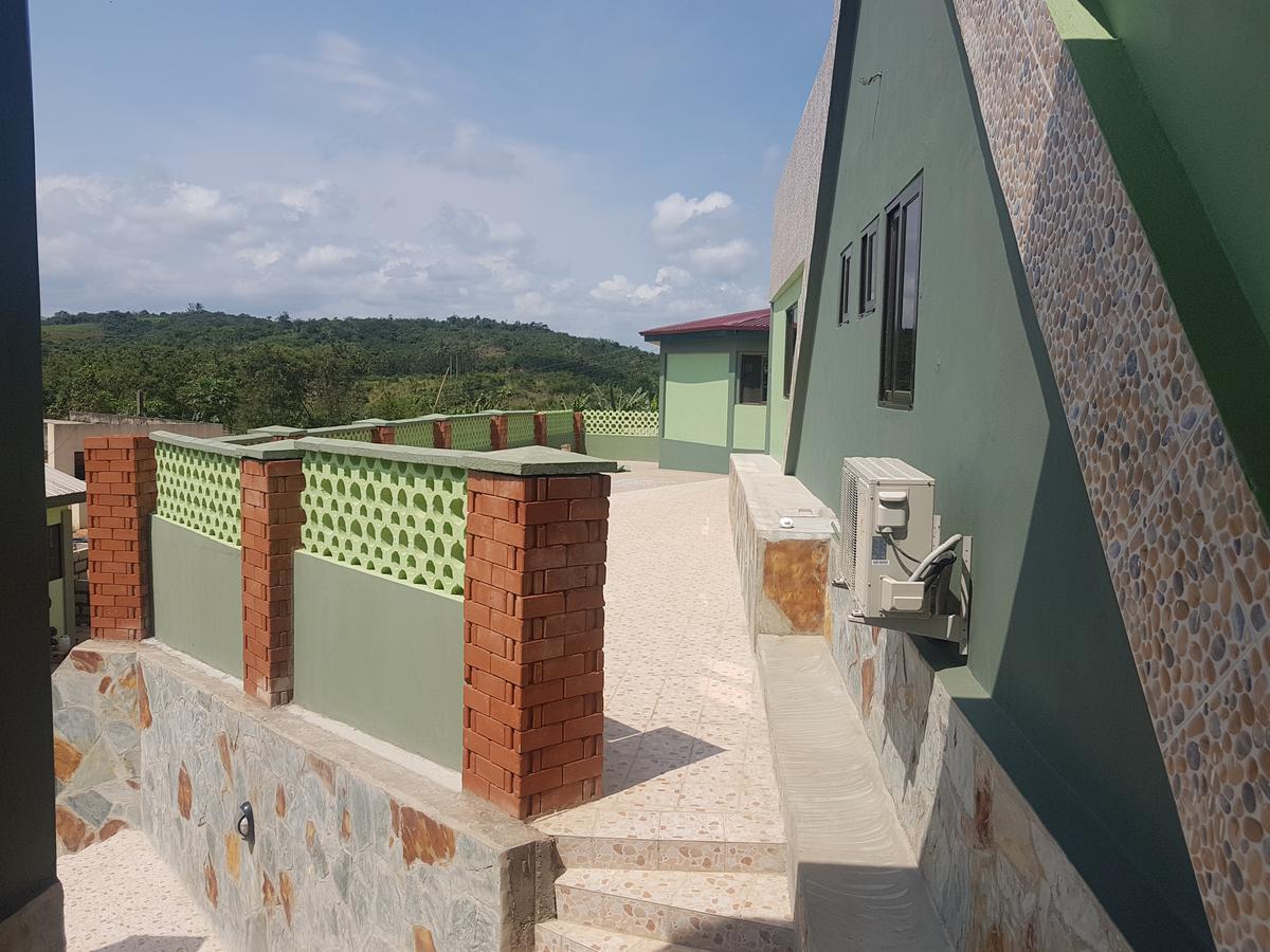 Mama Lee'S Lodge Yamoransa Екстериор снимка